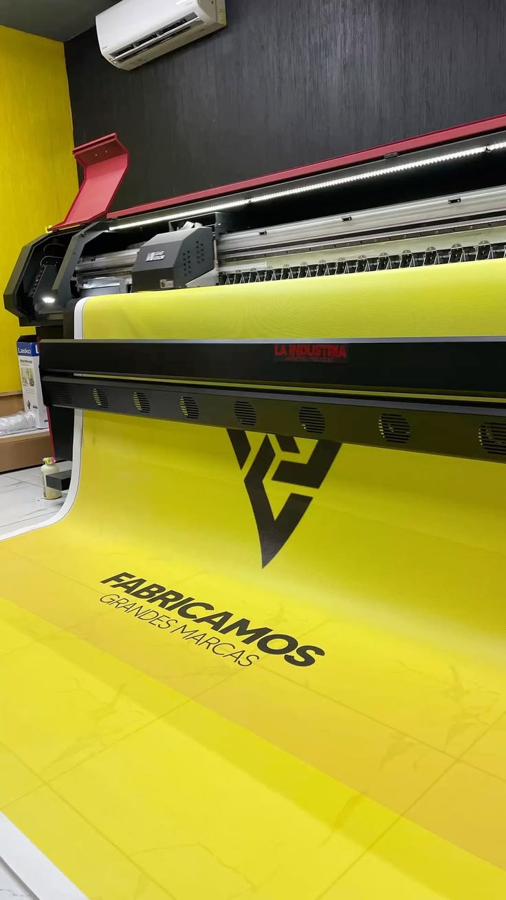 طباعة استيكرات مخصصة — custom sticker printing