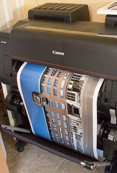 طباعة استيكرات مخصصة — custom sticker printing