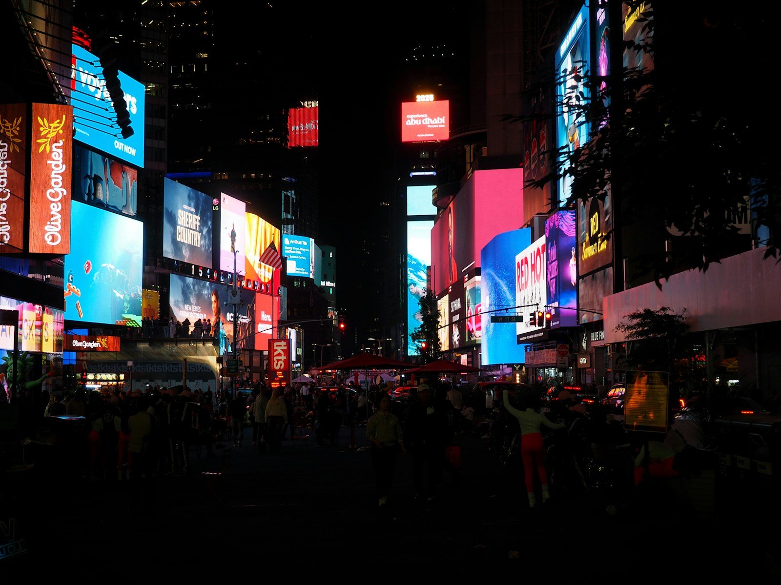 Transparent LED display film — example 1 — TOOQ