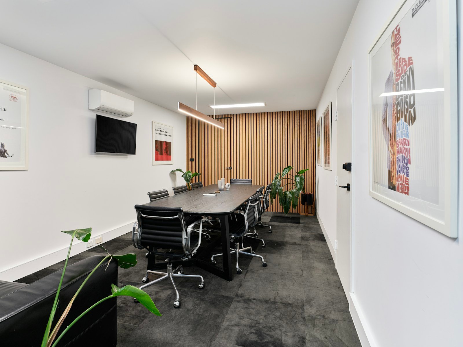 PDLC smart switchable glass — example 2 — TOOQ
