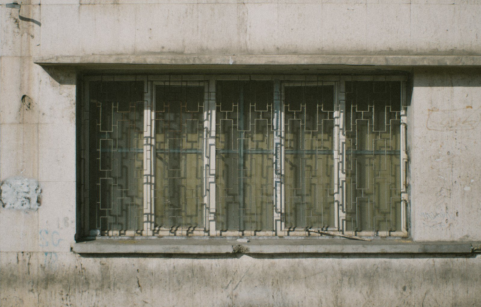 Safety and security window film — example 1 — TOOQ