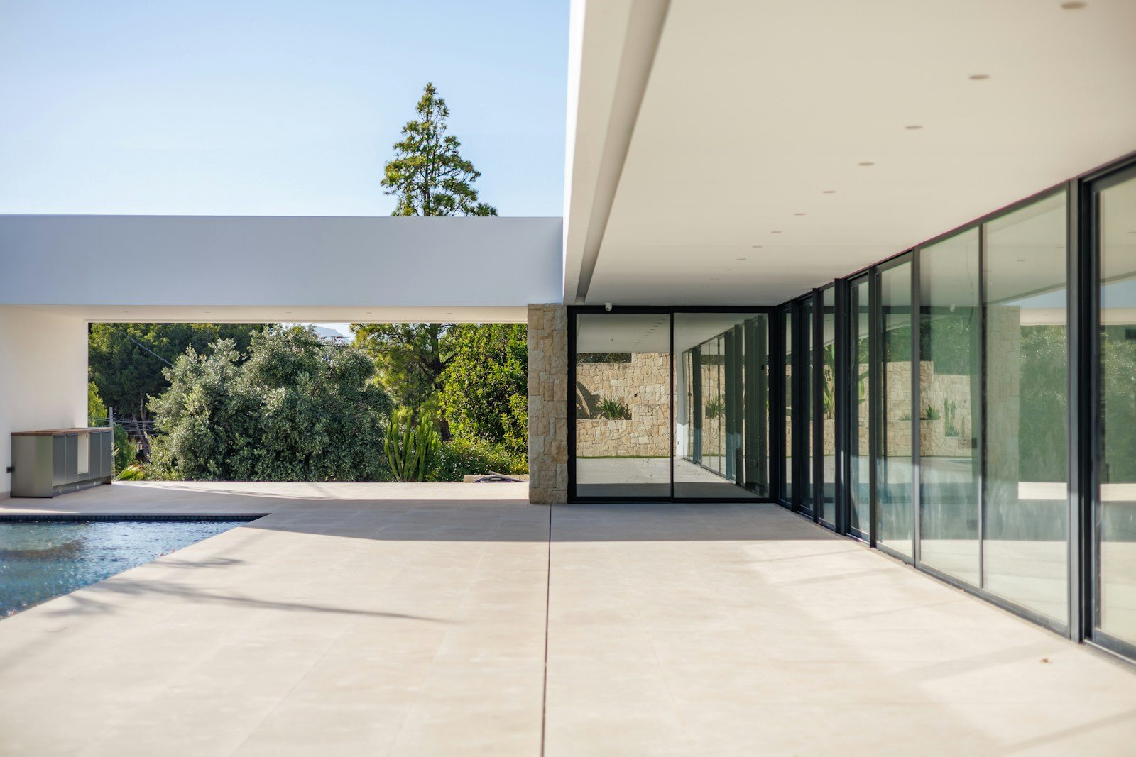 Heat and solar control window film — showcase — TOOQ