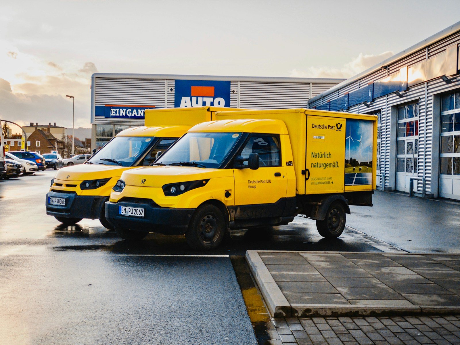 Vehicle branding and wraps — example 1 — TOOQ